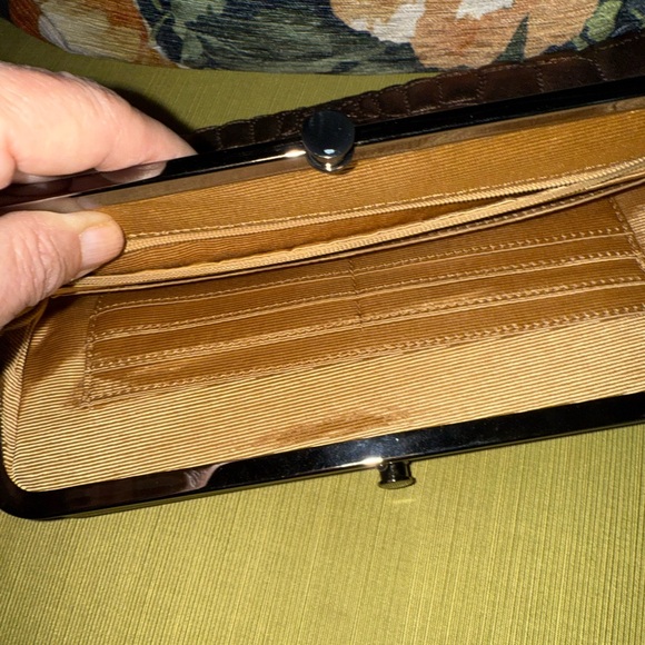 New with out tags Hobo International bronzing / copper leather clutch. - Picture 4 of 4